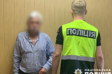 Поліція затримала чоловіка, який накинувся з образами через українську мову на дівчину в Києві