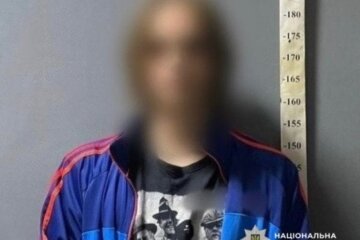 Проліз без черги та зламав щелепу. У Києві молодик напав на жінку після зауваження