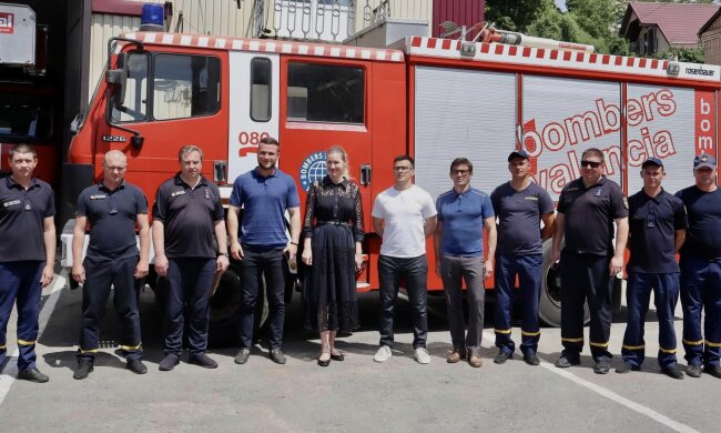 Завдяки допомозі київського депутата Георгія Зантараї ДСНС Київщини отримали пожежний автомобіль з Іспанії