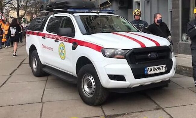 Житель Києва викинувся з восьмого поверху