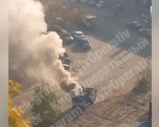 У Києві на ходу загорілась вантажівка (відео)