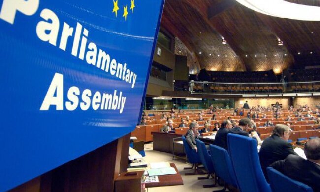 Порошенко пообіцяв розібратися зі “всепрощенням Росії” у ПАРЄ