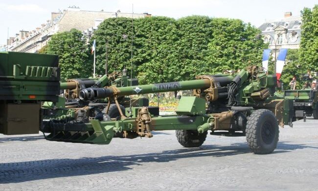 Франція передала Україні шість гаубиць TRF1
