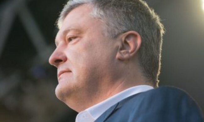 Порошенко відреагував на розширену люстрацію імені Зеленського