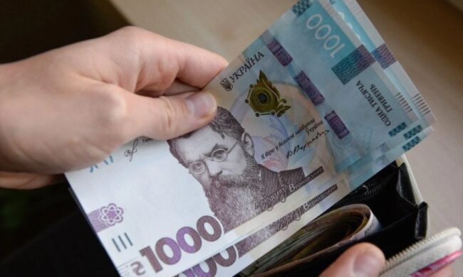 Рада прийняла закон про 1000 грн для вакцинованих: де і як її можна отримати