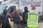 Небезпечний квест за 10 тисяч доларів: у Києві затримали організатора нелегального трафіку через кордон