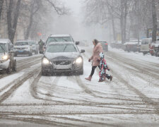 У Києві оголошено перший рівень небезпеки через ожеледицю на дорогах