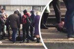 Сієста по-київськи: чоловік заснув прямо на трамвайних рейках
