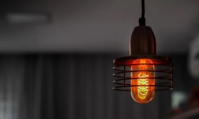 В 10 областях України діють аварійні відключення світла – Укренерго