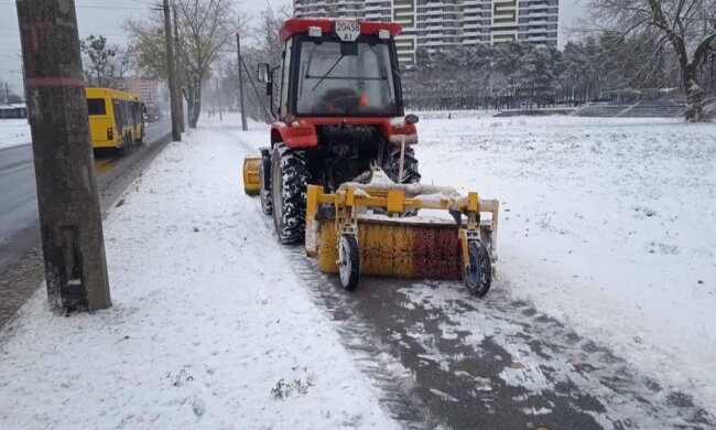 Перевірку прибирання снігу у столиці здійснюють понад 100 інспекторів з благоустрою