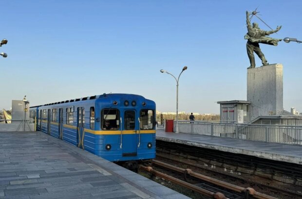 Стало відомо, чому в Києві не відкривають всі станції метро під час тривоги попри петиції