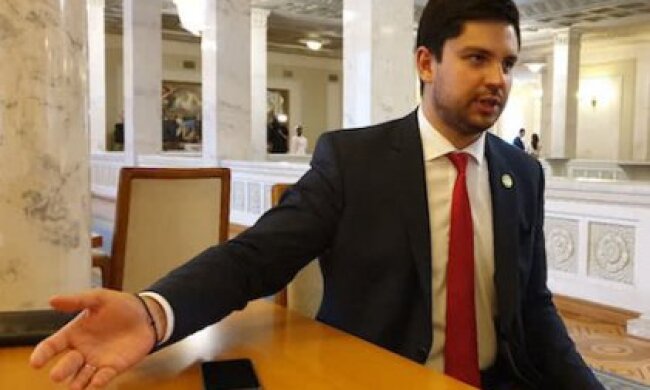 У “Слузі народу” пояснили, чому у відставку хочуть відправити весь склад ЦВК
