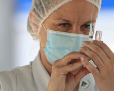 В Україну надійшла перша партія китайської вакцини від COVID-19