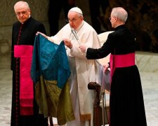 Папа Франциск засудив різанину в Бучі та підняв український прапор