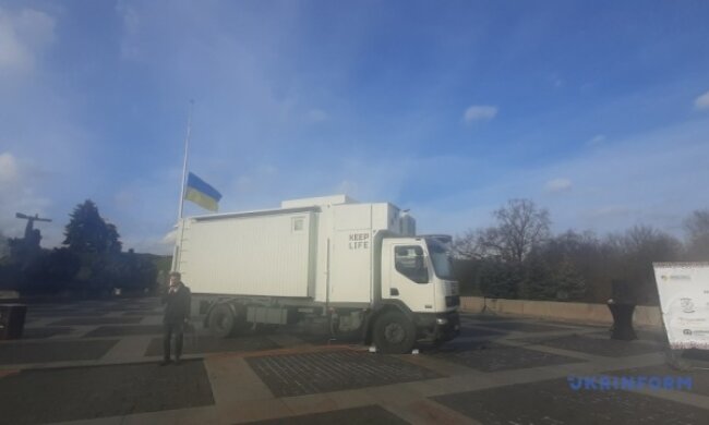 Вітчизняний мобільний хірургічно-стабілізаційний пункт для прифронтових територій Keep Life презентували у столиці
